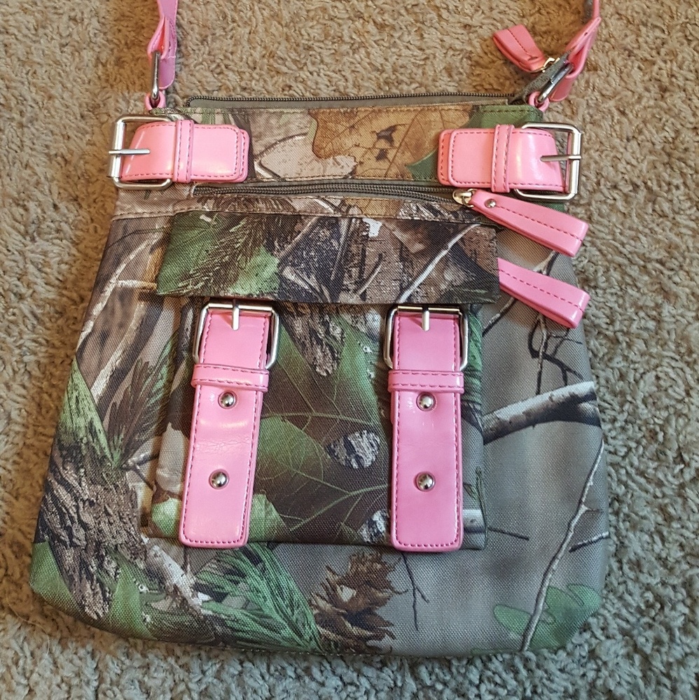 Mossy Oak pink strap shoulder bag